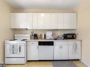 350 Green Lane, Philadelphia PA 19128
