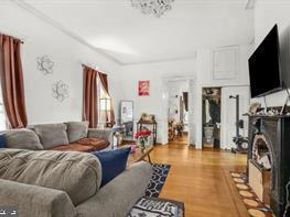 350 Green Lane, Philadelphia PA 19128