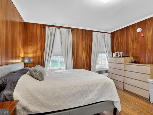 350 Green Lane, Philadelphia PA 19128