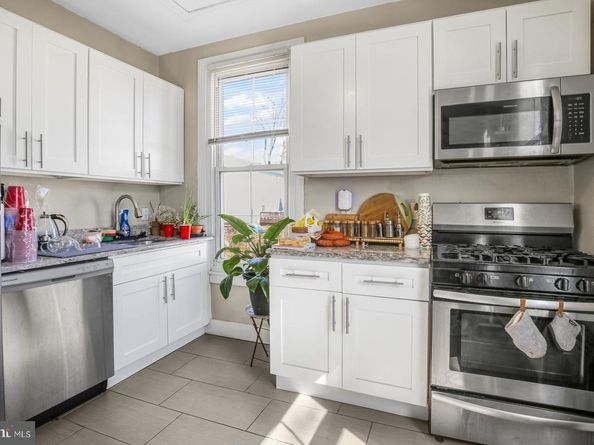 350 Green Lane, Philadelphia PA 19128