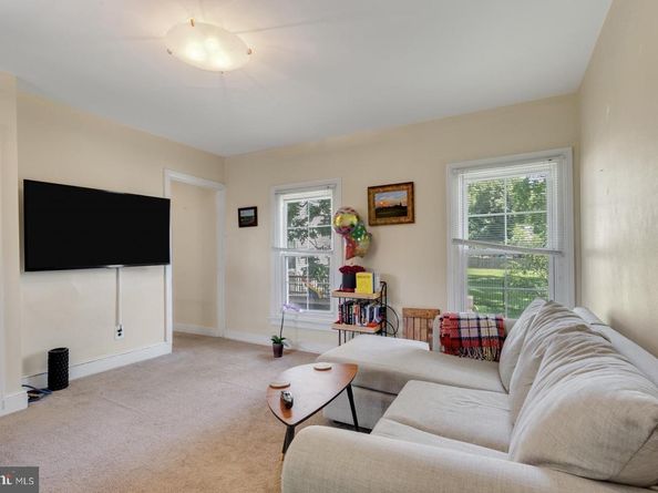 350 Green Lane, Philadelphia PA 19128