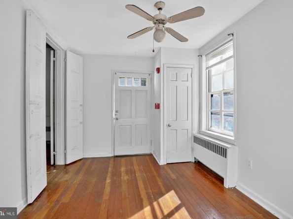 350 Green Lane, Philadelphia PA 19128