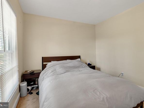 350 Green Lane, Philadelphia PA 19128