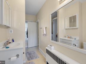 350 Green Lane, Philadelphia PA 19128