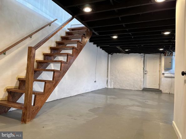 2600 S 61st Street, Philadelphia PA 19142