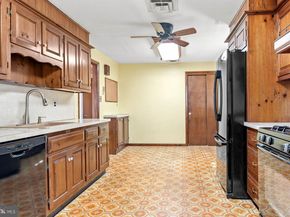 121 Swarthmore Avenue, Folsom PA 19033