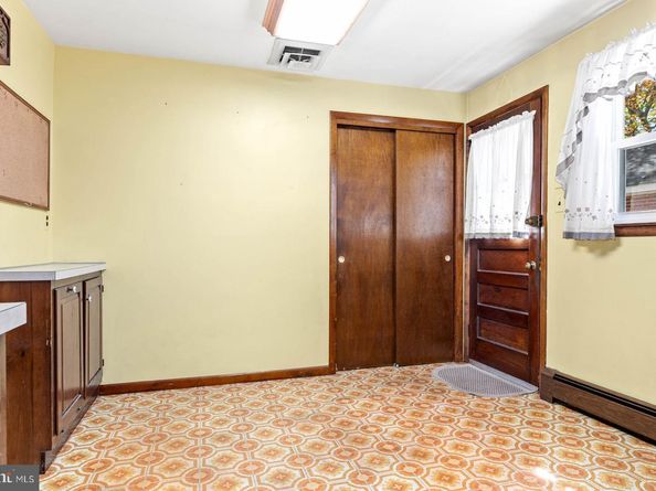 121 Swarthmore Avenue, Folsom PA 19033