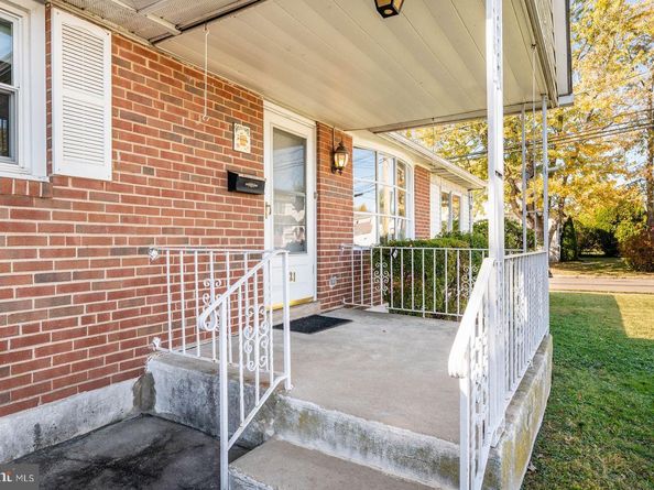 121 Swarthmore Avenue, Folsom PA 19033