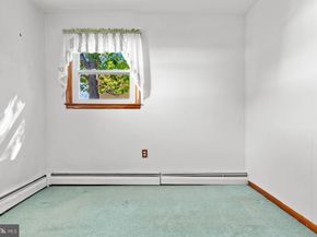 121 Swarthmore Avenue, Folsom PA 19033