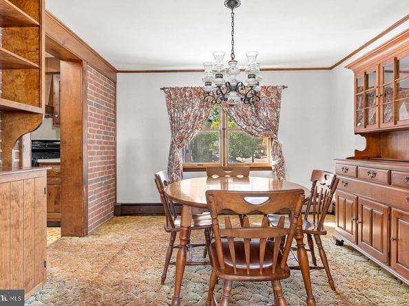 121 Swarthmore Avenue, Folsom PA 19033