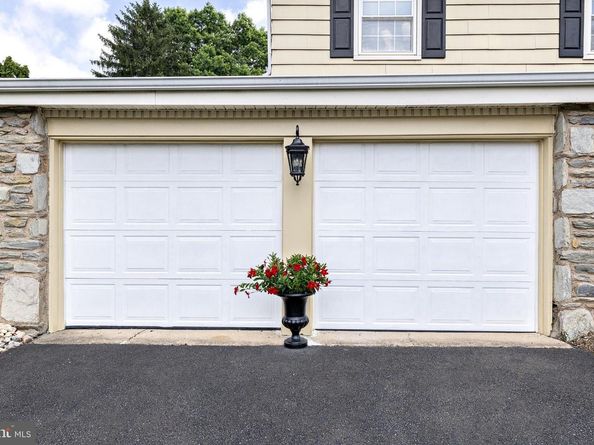 5967 Griscomb Drive, Bensalem PA 19020