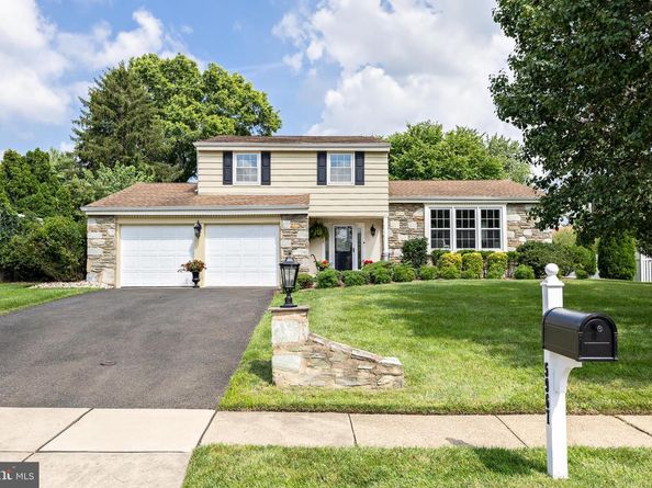 5967 Griscomb Drive, Bensalem PA 19020