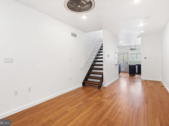 2105 E Hagert Street, Philadelphia PA 19125