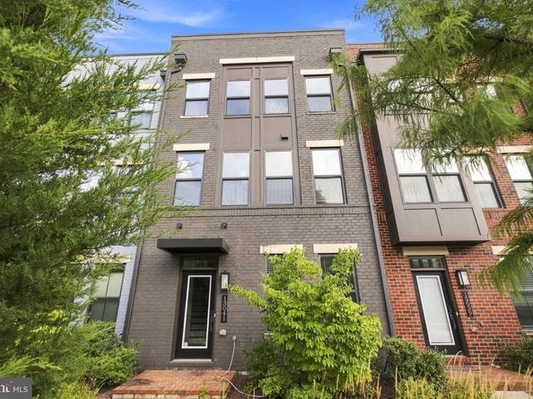 13041 Hattontown Square, Herndon VA 20171