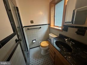 5919 5TH Road N, Arlington VA 22203