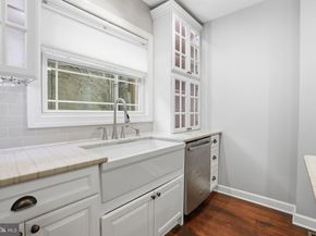 2407 Grays Ferry Avenue, Philadelphia PA 19146