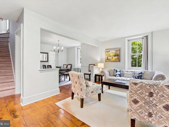 104 W Gravers Lane, Philadelphia PA 19118