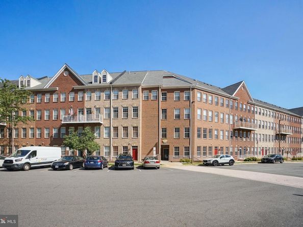2653 Park Tower Drive 04/101A, Vienna VA 22180