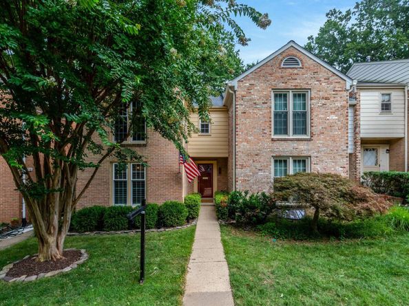 1956 Hopewood Drive, Falls Church VA 22043