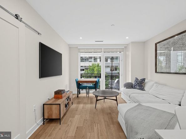 37 L Street SE 401, Washington DC 20003