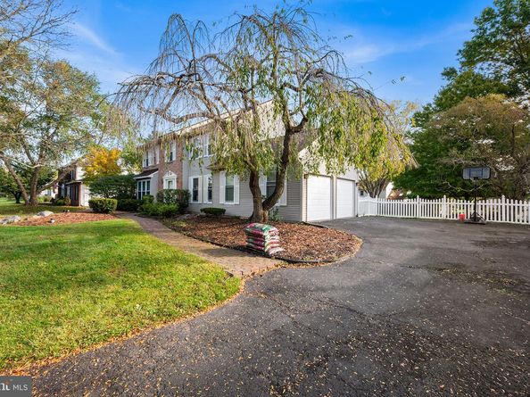 532 Heritage Oak Drive, Yardley PA 19067