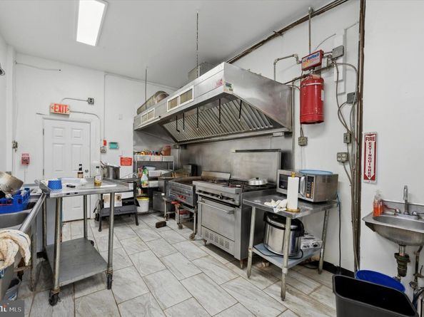 6028 Lansdowne Avenue, Philadelphia PA 19151