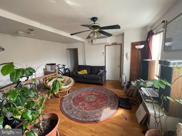 1162 S 10TH Street, Philadelphia PA 19147