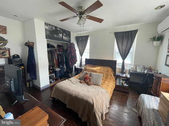 1162 S 10TH Street, Philadelphia PA 19147