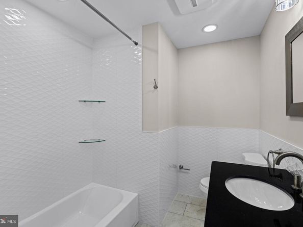 933 S 3rd Street, Philadelphia PA 19147
