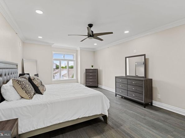 933 S 3rd Street, Philadelphia PA 19147