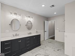 933 S 3rd Street, Philadelphia PA 19147
