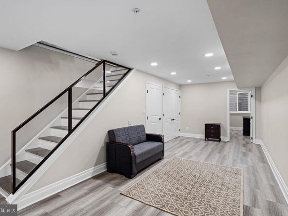 933 S 3rd Street, Philadelphia PA 19147