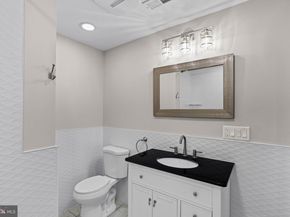 933 S 3rd Street, Philadelphia PA 19147