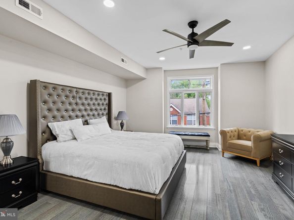 933 S 3rd Street, Philadelphia PA 19147