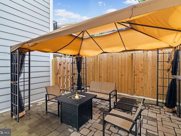 933 S 3rd Street, Philadelphia PA 19147