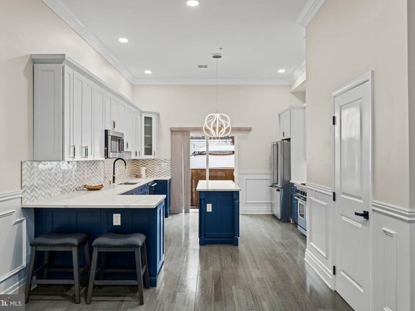 933 S 3rd Street, Philadelphia PA 19147