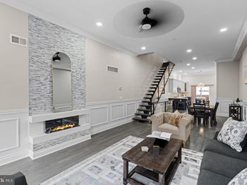 933 S 3rd Street
