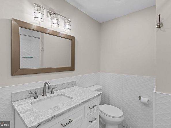 933 S 3rd Street, Philadelphia PA 19147