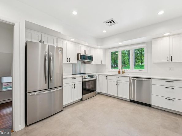 551 Barton Lane, Wayne PA 19087