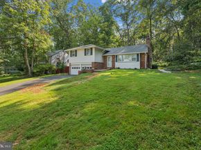 551 Barton Lane, Wayne PA 19087