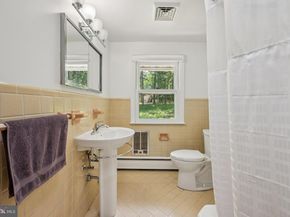 551 Barton Lane, Wayne PA 19087