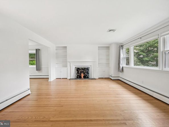 551 Barton Lane, Wayne PA 19087