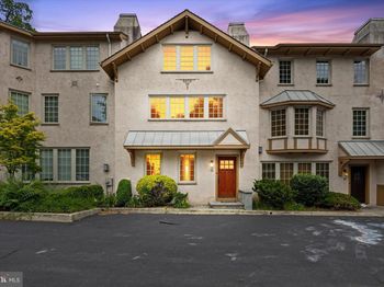 121 Valley Place