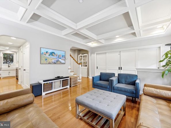 121 Valley Place, Media PA 19063