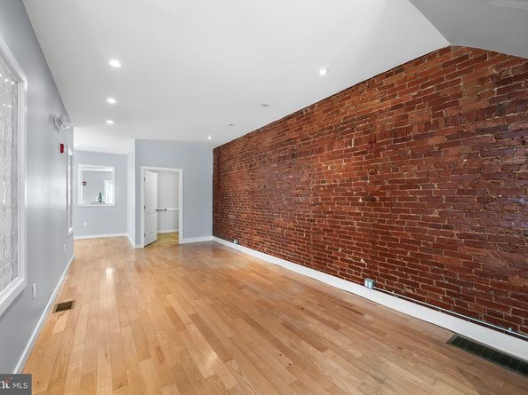 3000 W Girard Avenue, Philadelphia PA 19130