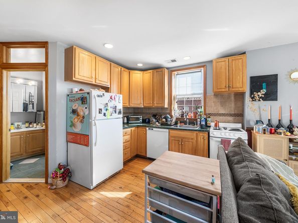 3000 W Girard Avenue, Philadelphia PA 19130