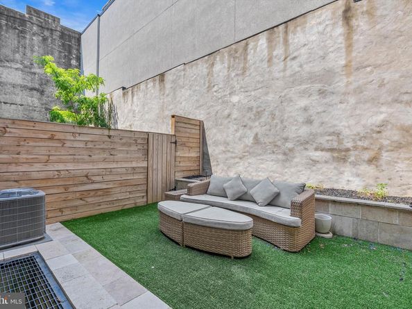 402 N Front Street 3, Philadelphia PA 19123