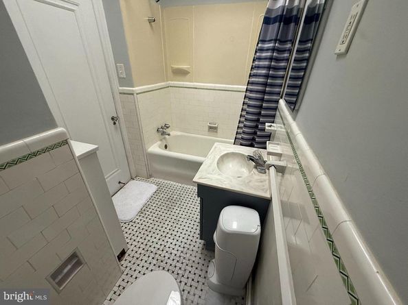 5902 E Roosevelt Boulevard, Philadelphia PA 19149