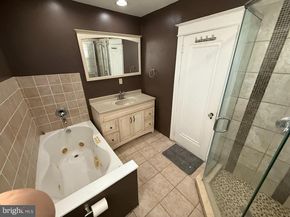 5902 E Roosevelt Boulevard, Philadelphia PA 19149