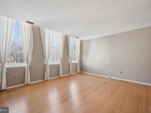 130 N Bread Street 310, Philadelphia PA 19106